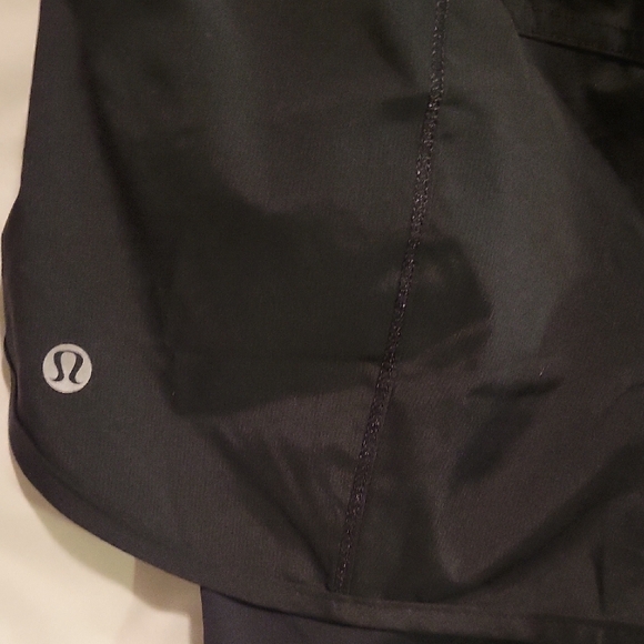 Lululemon Run Sneak A Peek Black Low Rise Shorts - Picture 6 of 8